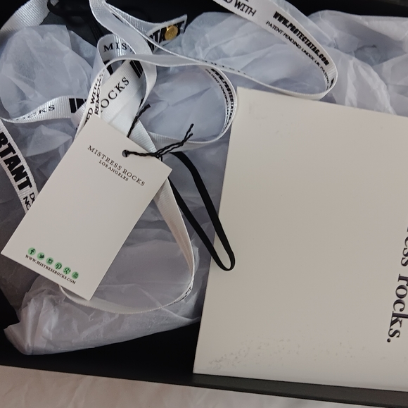 MISTRESS ROCKS TOP CB - Picture 13 of 16